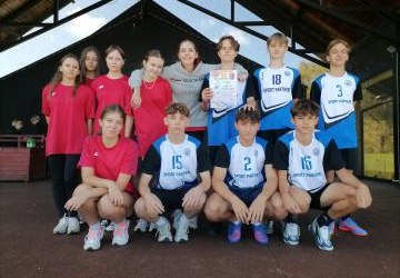 W dniu 4 października reprezentacja Liceum Ogólnokształcącego im. Marii Skłodowskiej-Curie   w Starym Sączu wzięła udział w Mistrzostwach Powiatu Nowosądeckiego w drużynowych biegach przełajowych